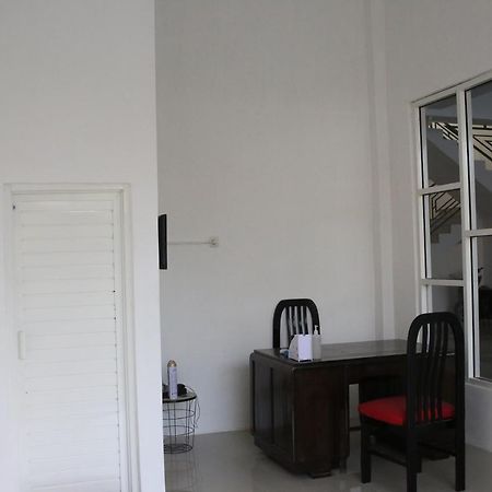 Reddoorz Syariah Near Suncity Mall Madiun Εξωτερικό φωτογραφία