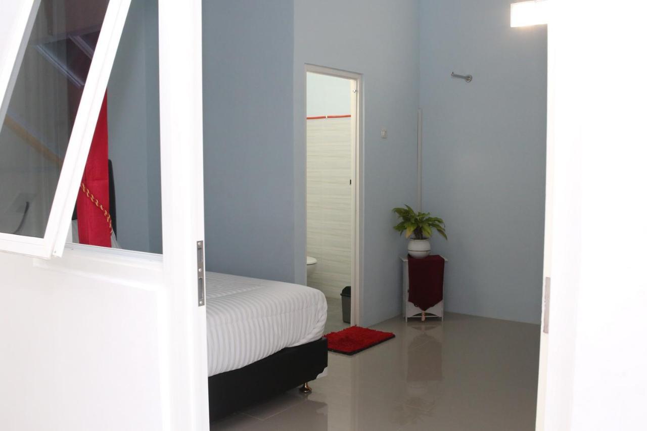 Reddoorz Syariah Near Suncity Mall Madiun Εξωτερικό φωτογραφία