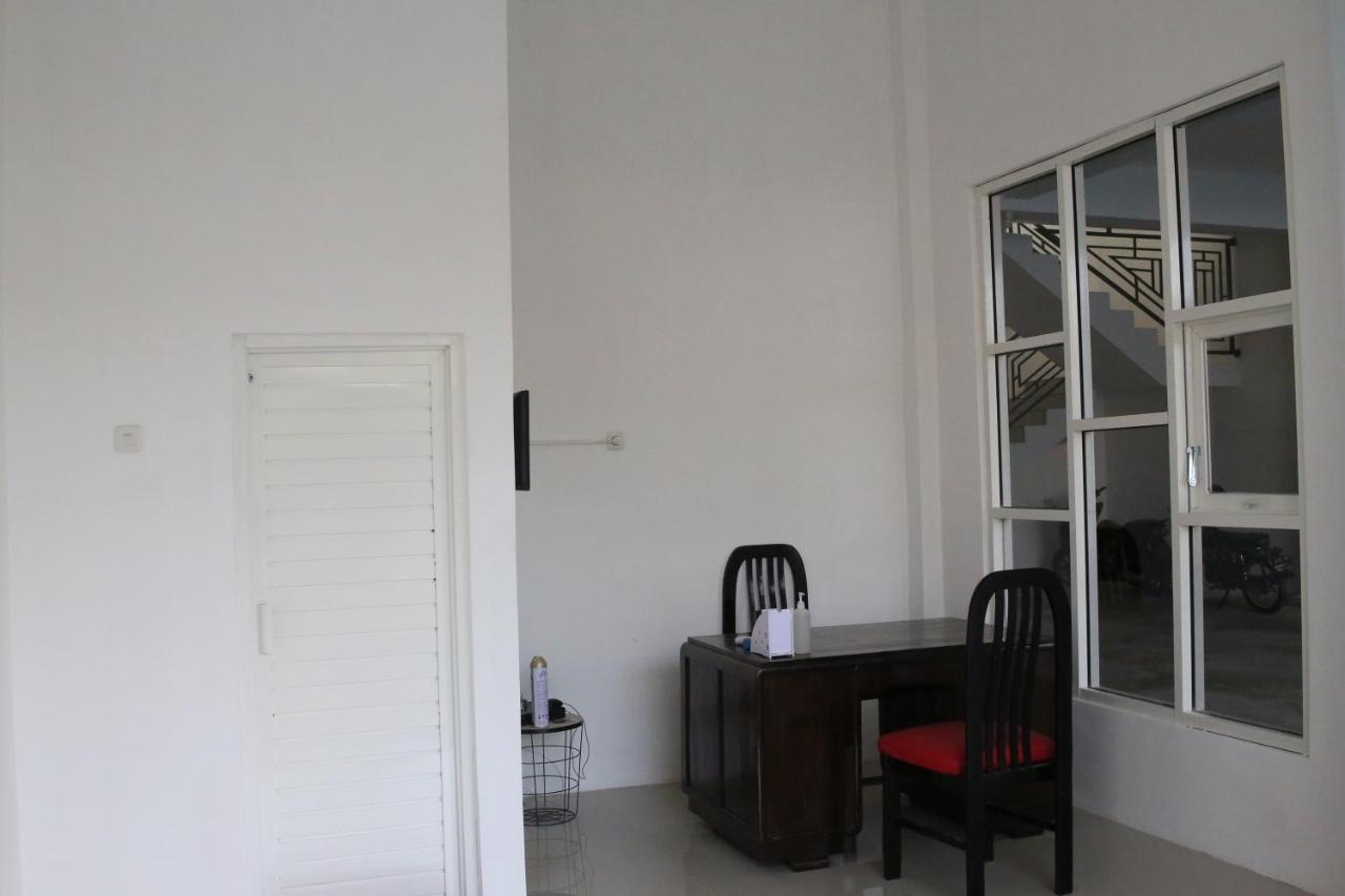 Reddoorz Syariah Near Suncity Mall Madiun Εξωτερικό φωτογραφία