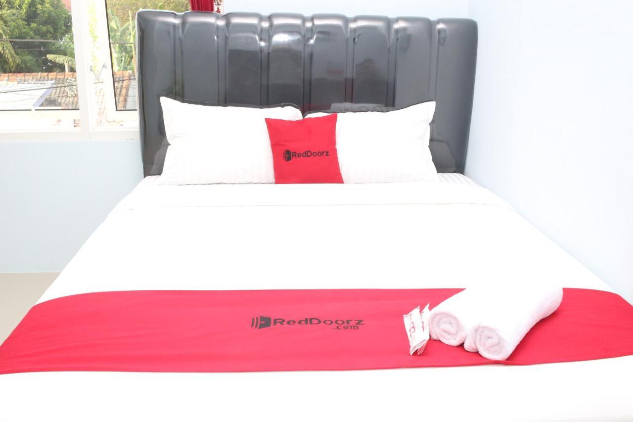 Reddoorz Syariah Near Suncity Mall Madiun Εξωτερικό φωτογραφία