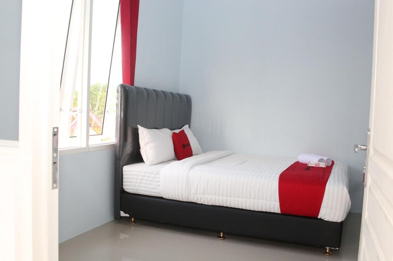 Reddoorz Syariah Near Suncity Mall Madiun Εξωτερικό φωτογραφία