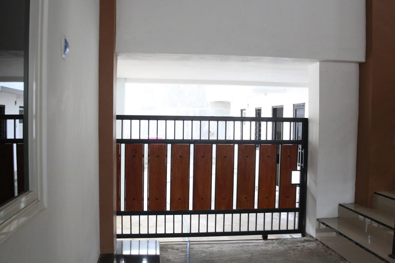 Reddoorz Syariah Near Suncity Mall Madiun Εξωτερικό φωτογραφία