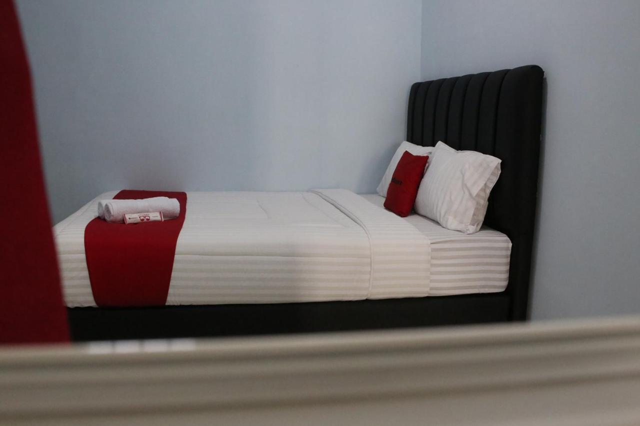 Reddoorz Syariah Near Suncity Mall Madiun Εξωτερικό φωτογραφία