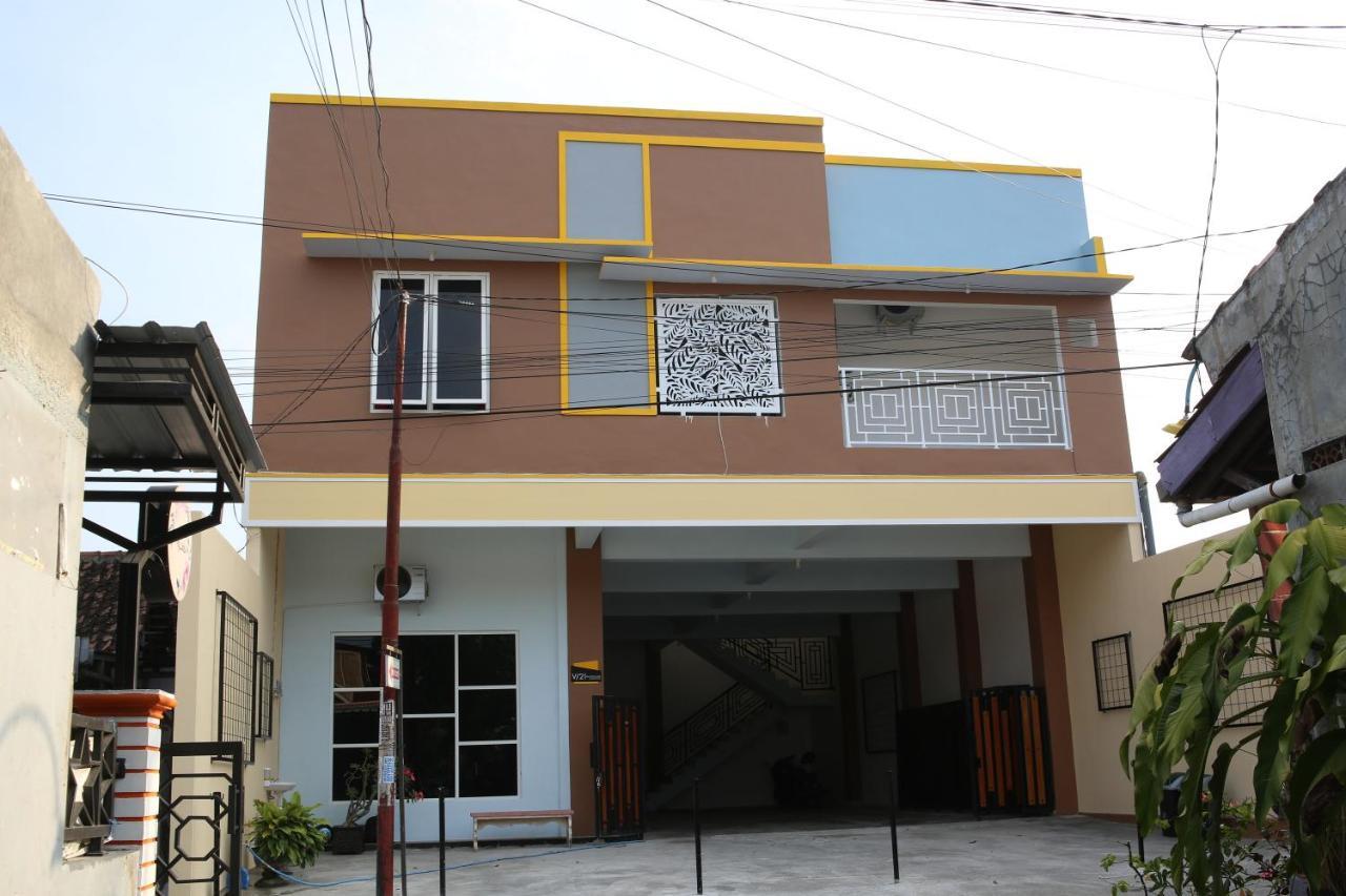 Reddoorz Syariah Near Suncity Mall Madiun Εξωτερικό φωτογραφία