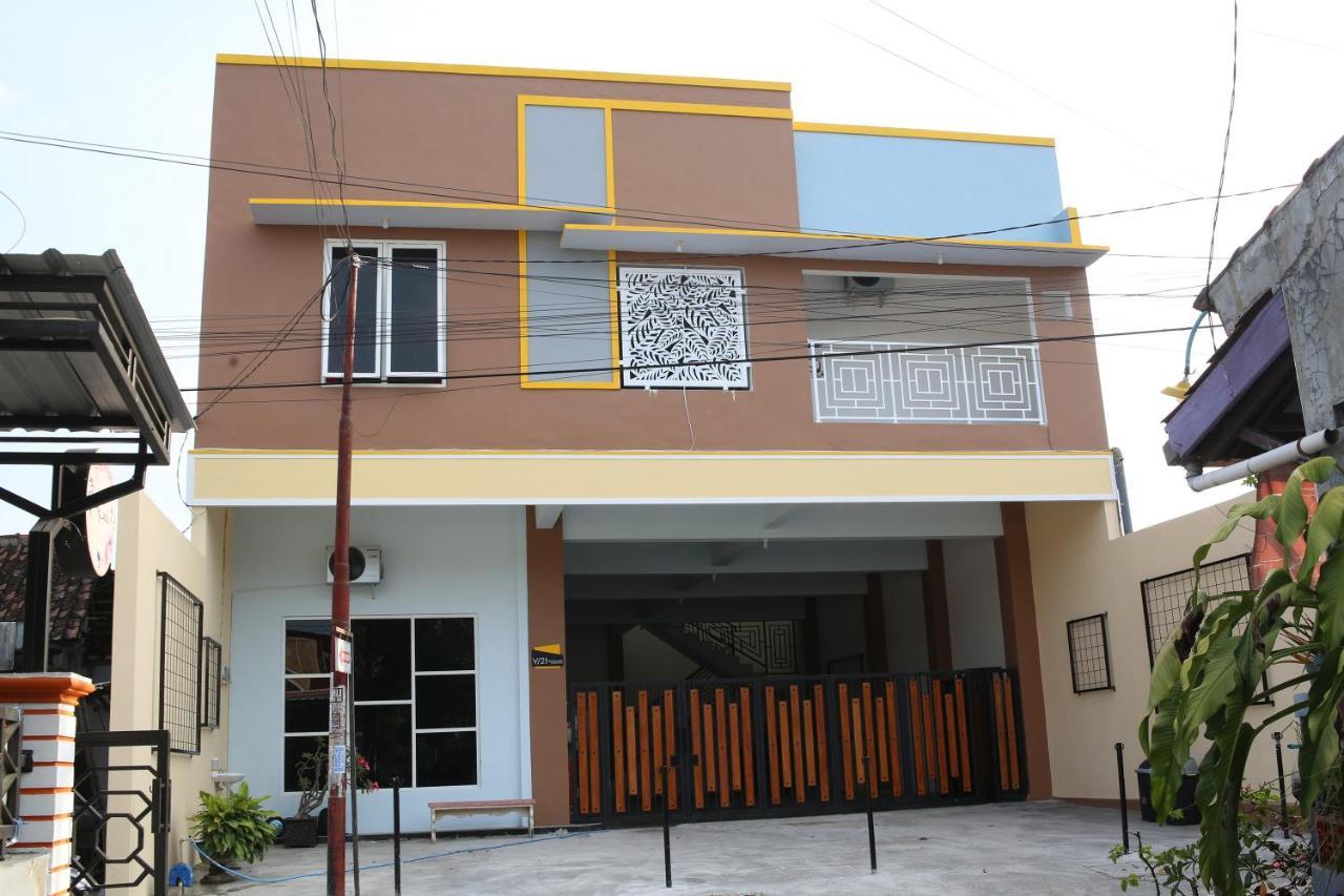 Reddoorz Syariah Near Suncity Mall Madiun Εξωτερικό φωτογραφία