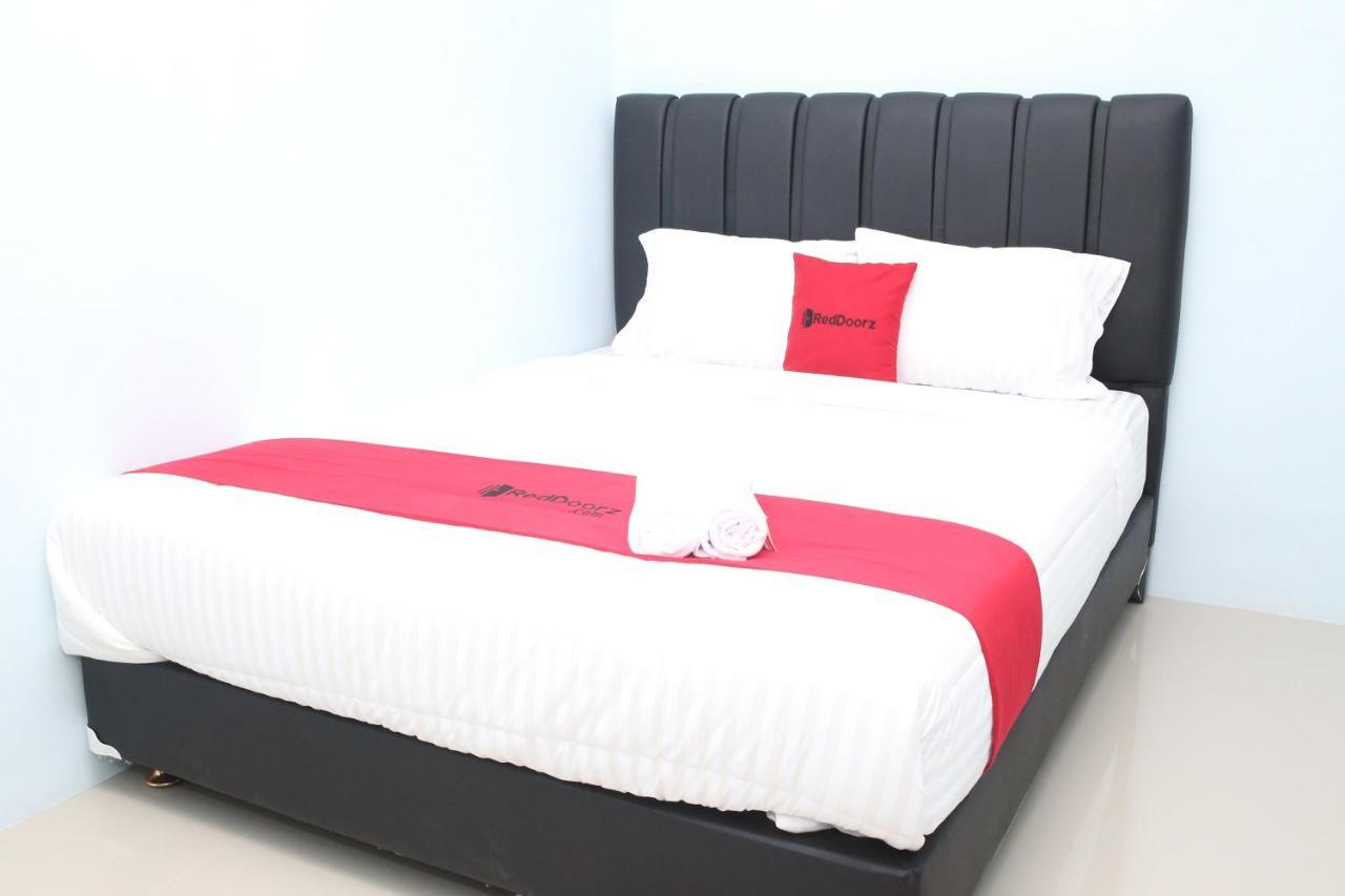 Reddoorz Syariah Near Suncity Mall Madiun Εξωτερικό φωτογραφία