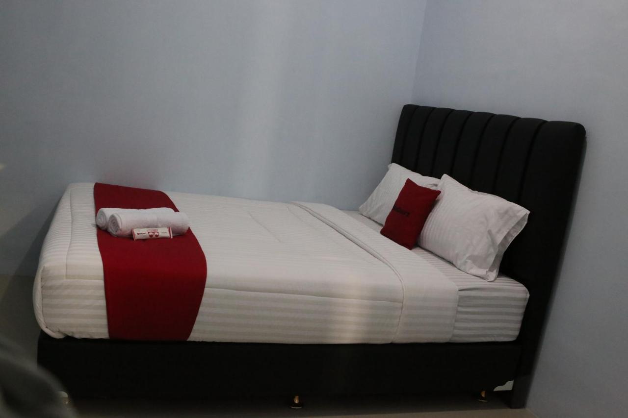Reddoorz Syariah Near Suncity Mall Madiun Εξωτερικό φωτογραφία