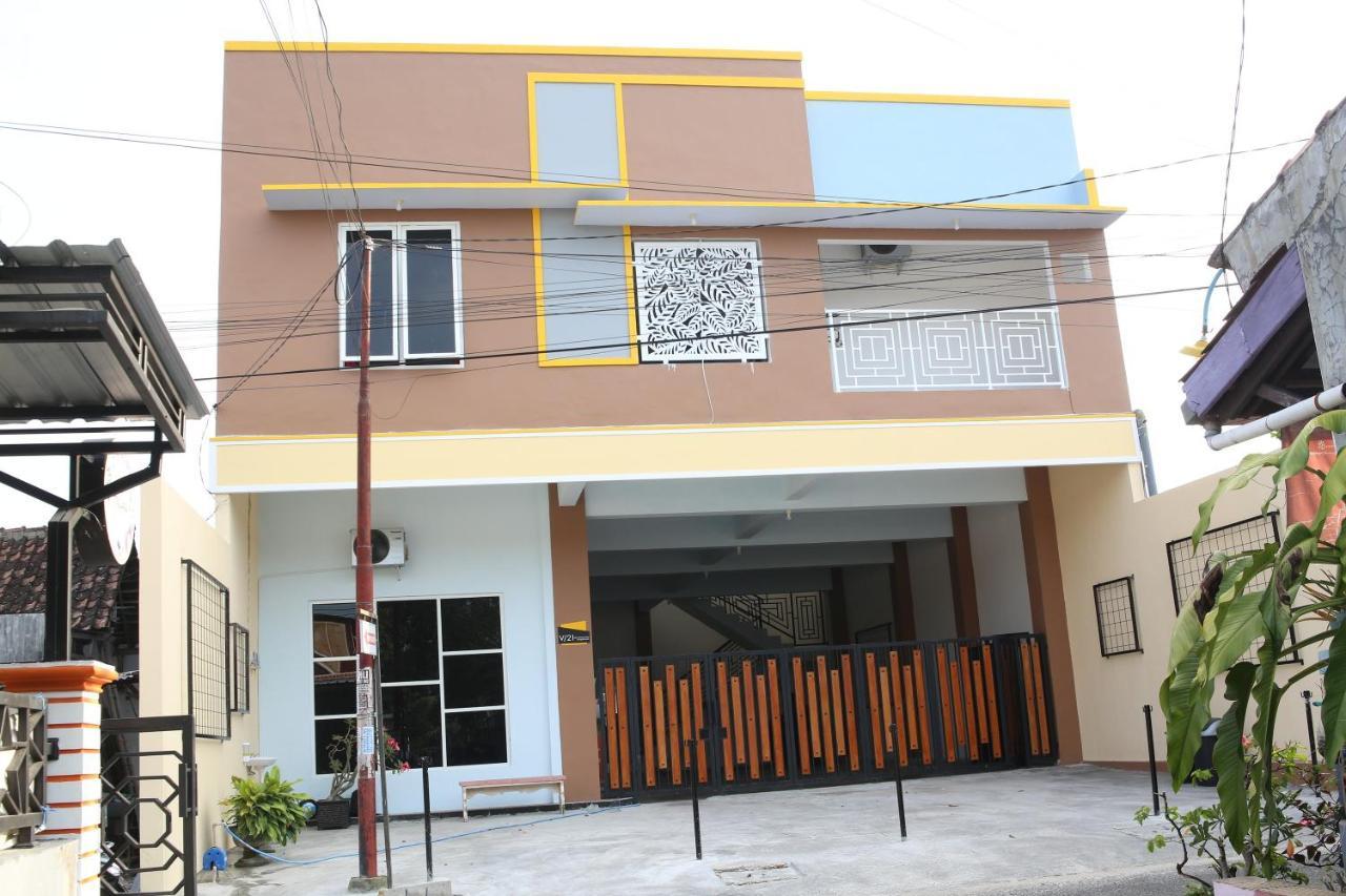 Reddoorz Syariah Near Suncity Mall Madiun Εξωτερικό φωτογραφία