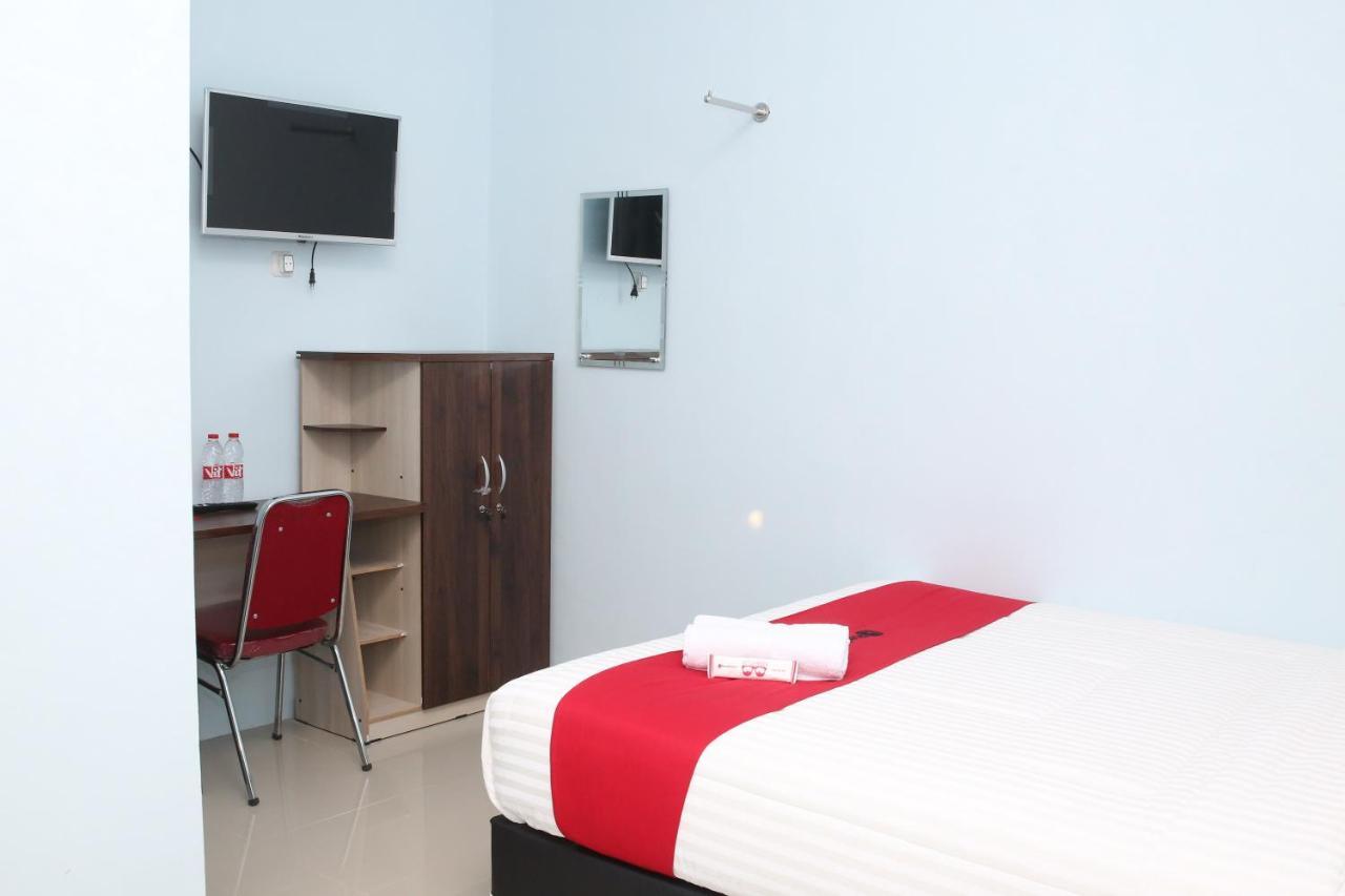 Reddoorz Syariah Near Suncity Mall Madiun Εξωτερικό φωτογραφία