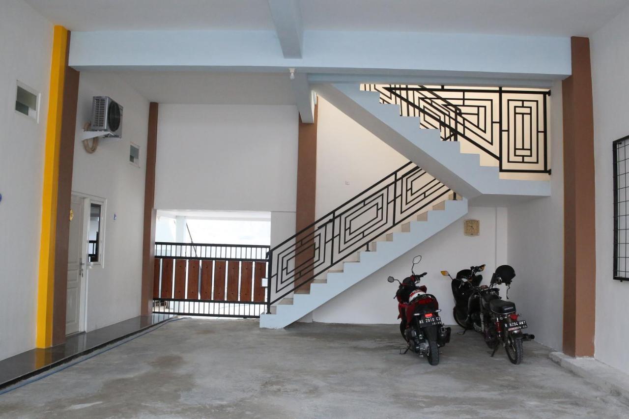 Reddoorz Syariah Near Suncity Mall Madiun Εξωτερικό φωτογραφία