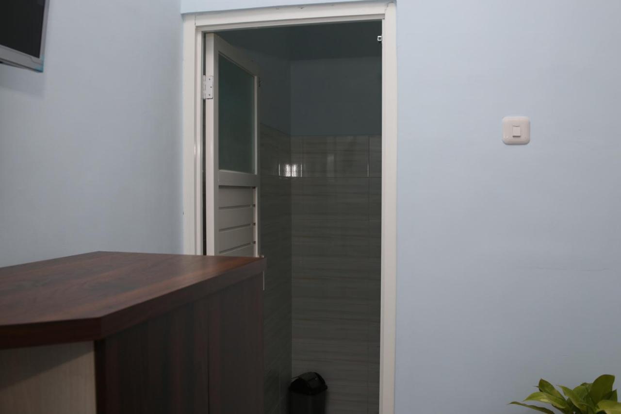 Reddoorz Syariah Near Suncity Mall Madiun Εξωτερικό φωτογραφία