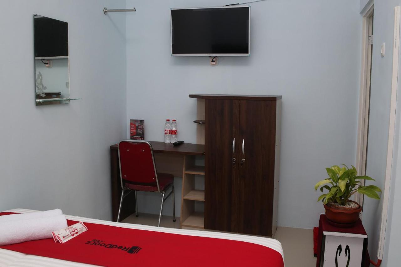 Reddoorz Syariah Near Suncity Mall Madiun Εξωτερικό φωτογραφία