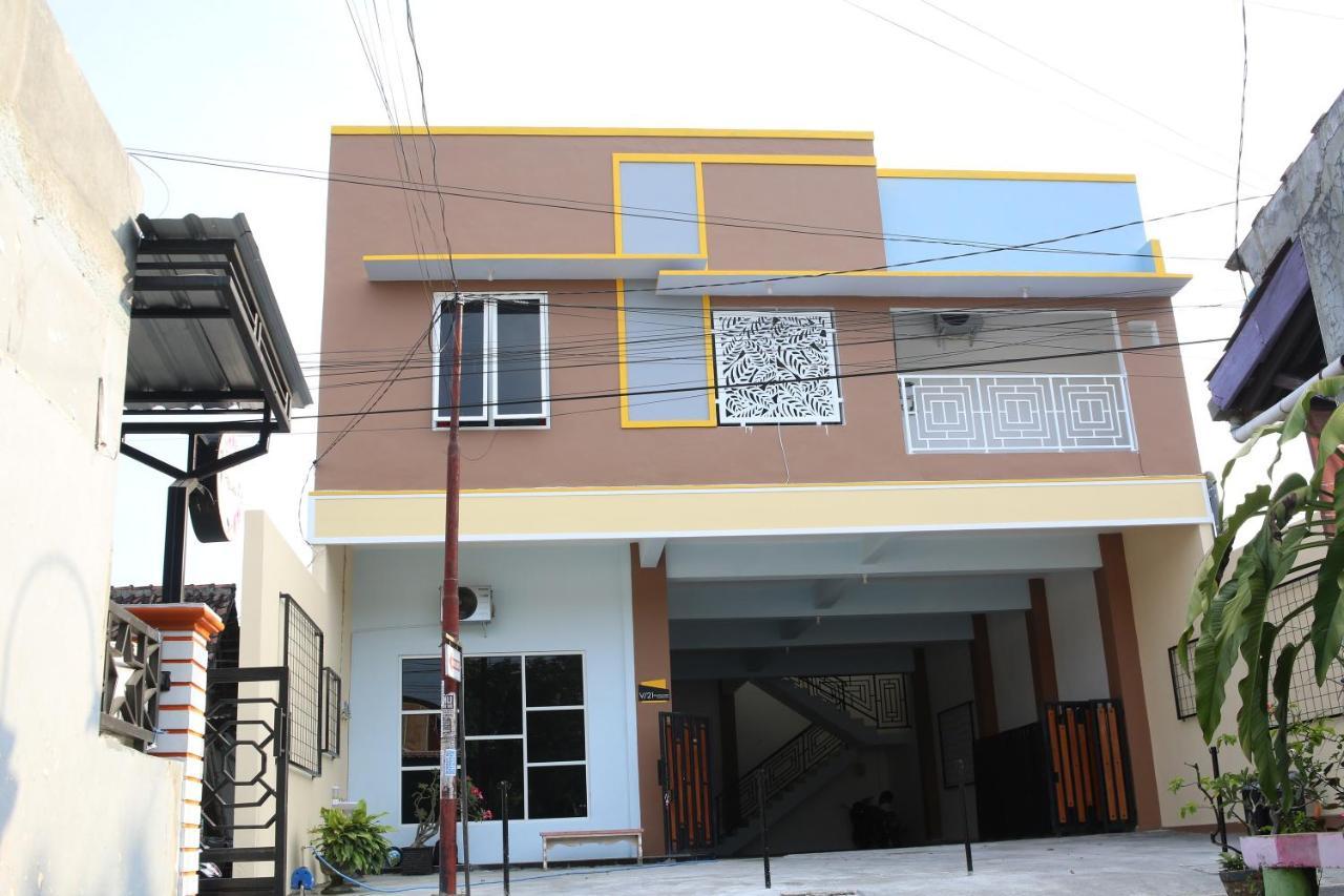 Reddoorz Syariah Near Suncity Mall Madiun Εξωτερικό φωτογραφία