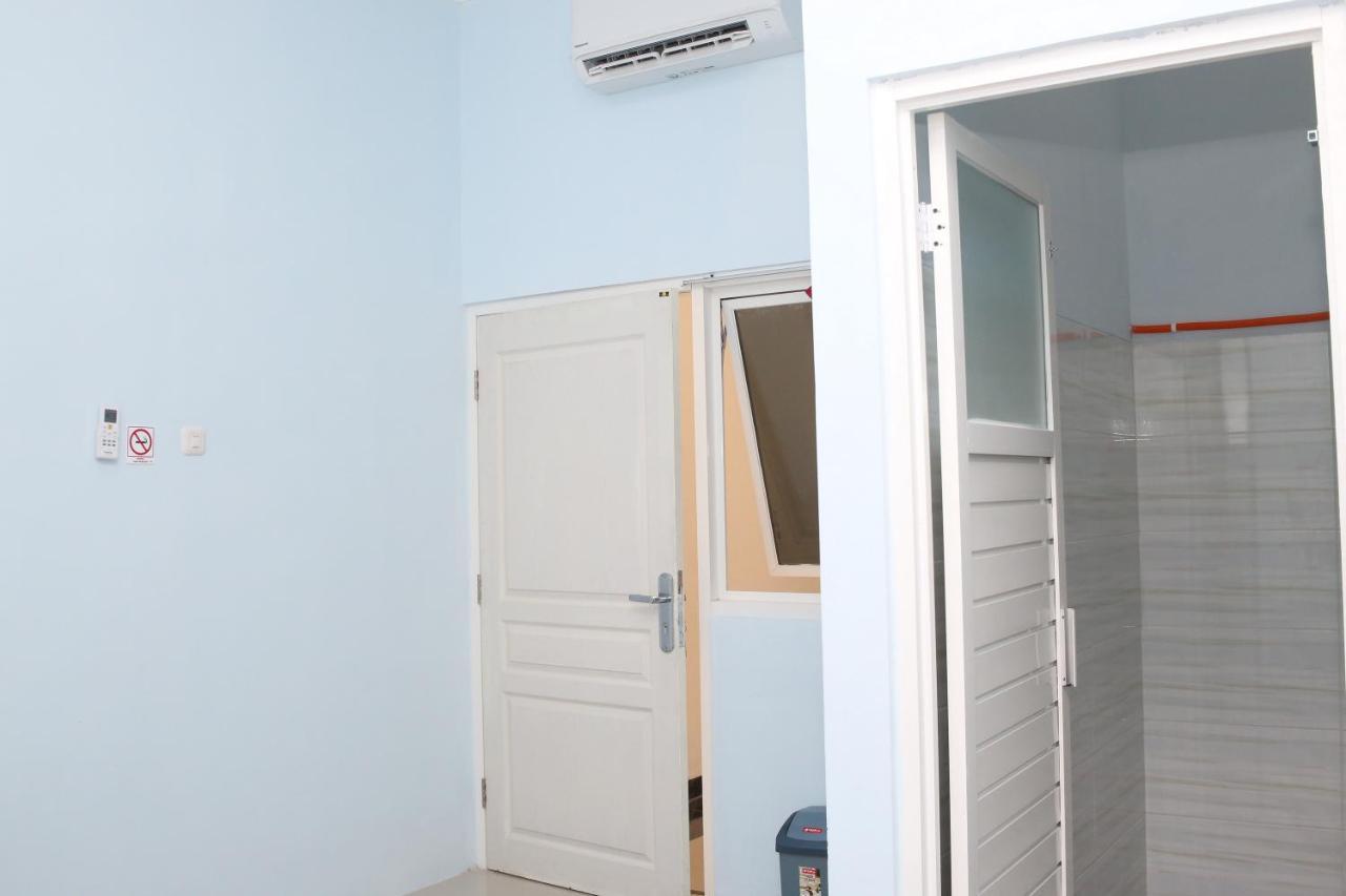 Reddoorz Syariah Near Suncity Mall Madiun Εξωτερικό φωτογραφία