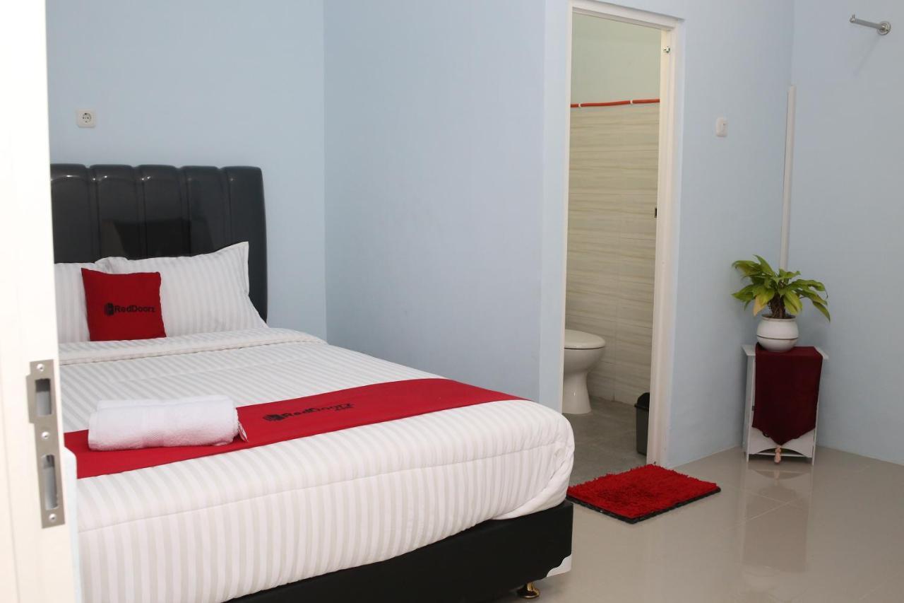 Reddoorz Syariah Near Suncity Mall Madiun Εξωτερικό φωτογραφία