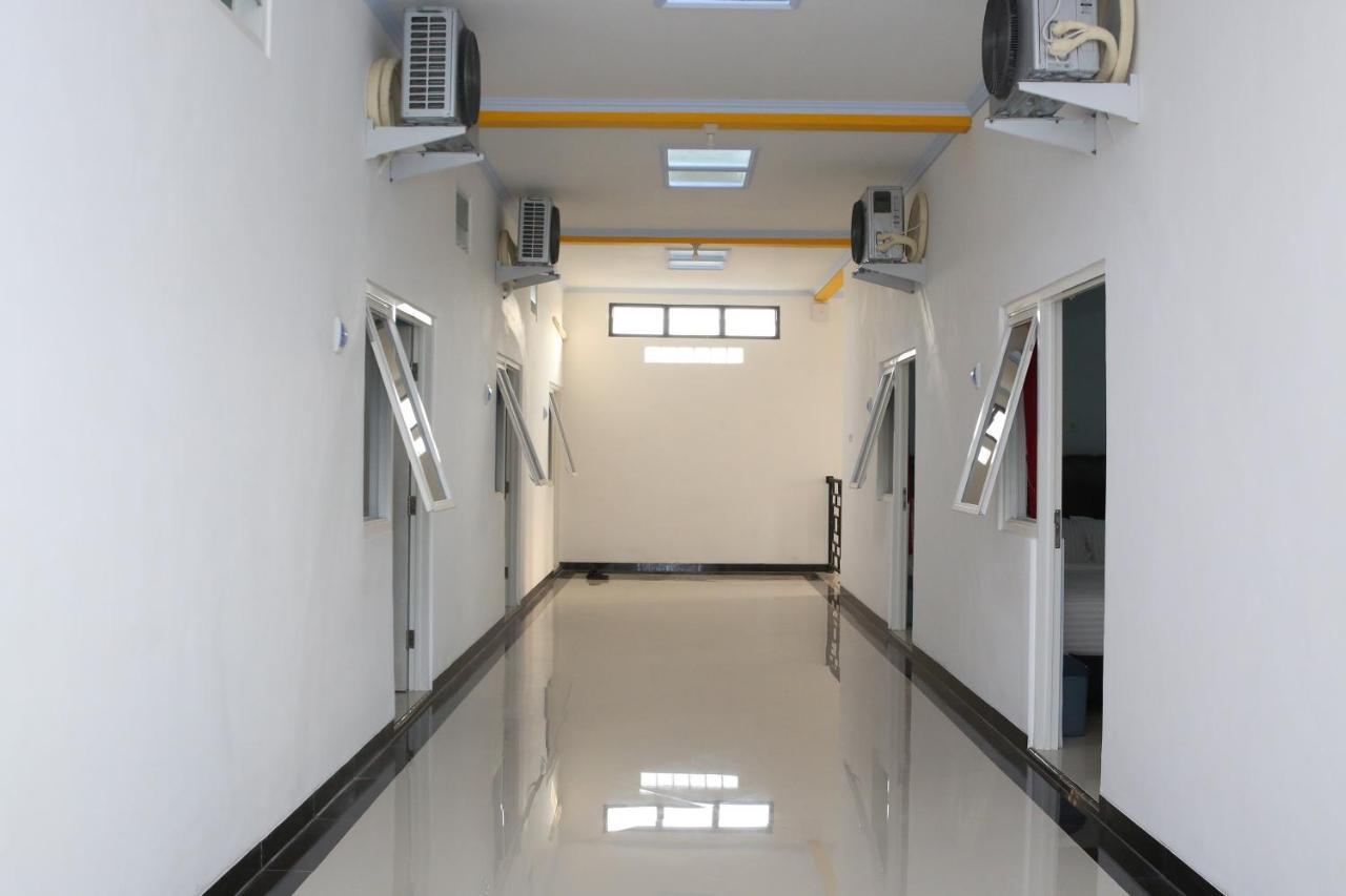 Reddoorz Syariah Near Suncity Mall Madiun Εξωτερικό φωτογραφία