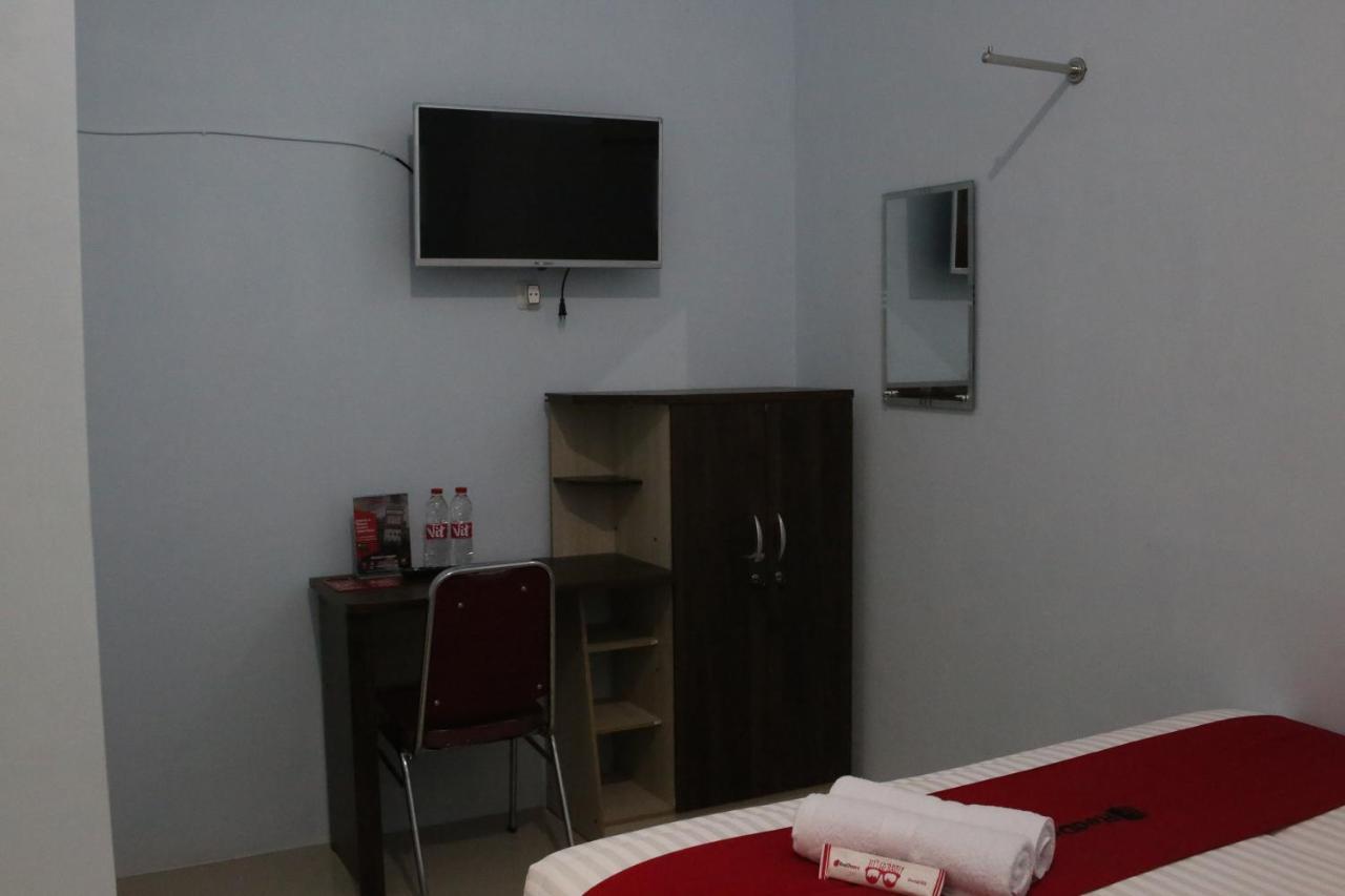 Reddoorz Syariah Near Suncity Mall Madiun Εξωτερικό φωτογραφία